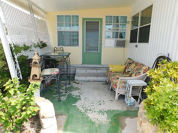 3rd image of 2641 Pagoda Dr