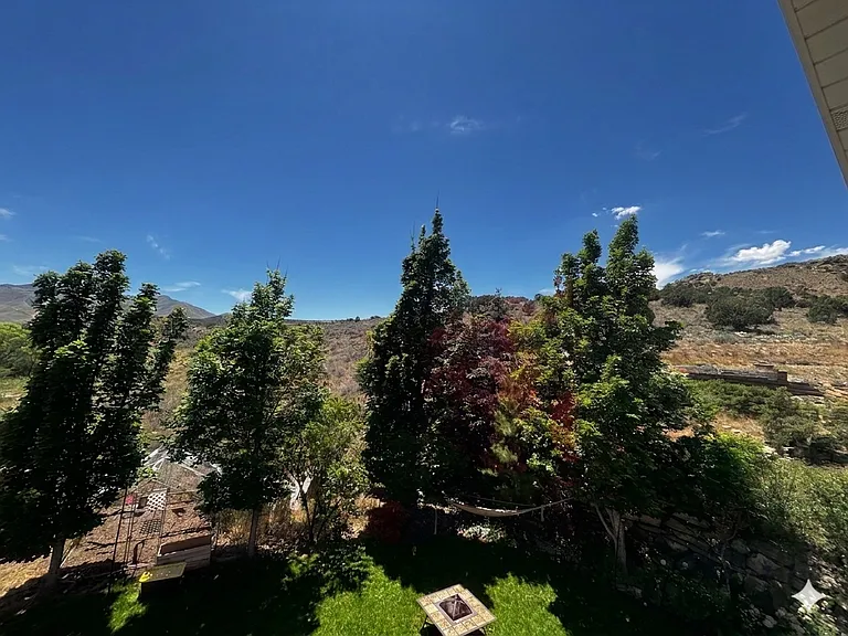 4028 E Clark Cir — Photo 5