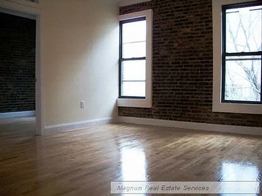 Rented by Magnum Realty Holdings, LLC | media 24