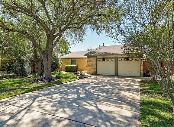 2nd image of 2511 Armstrong Dr