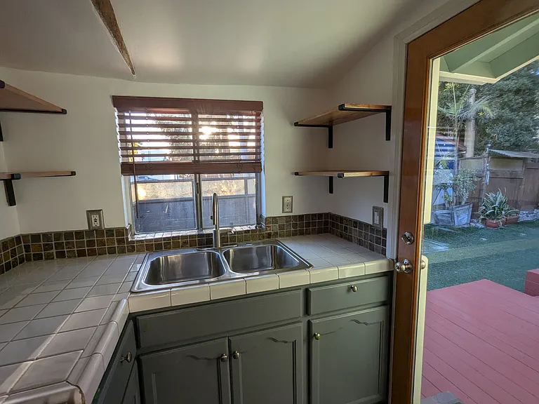 630 Broadway St #C — Photo 20