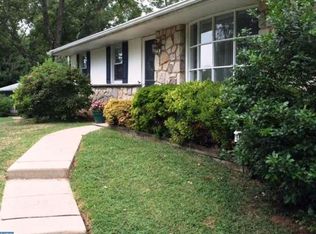 9 Dogwood Ln, Aston, PA 19014