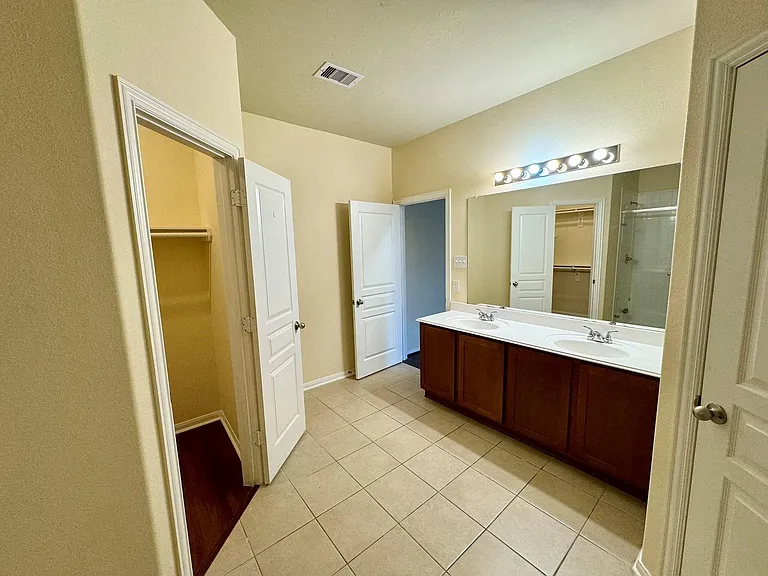 8230 Polaris Point Ln — Photo 14