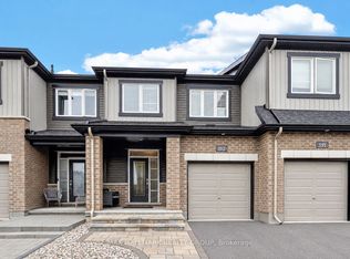 102 Aquarium Ave, Ottawa, ON K4A 5G6