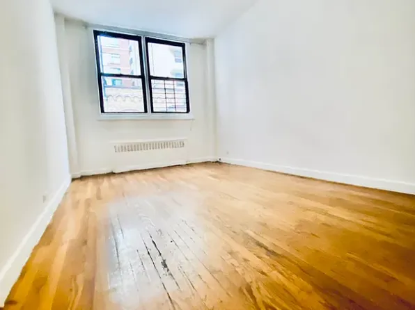 302 East 38th Street image 1 of 4