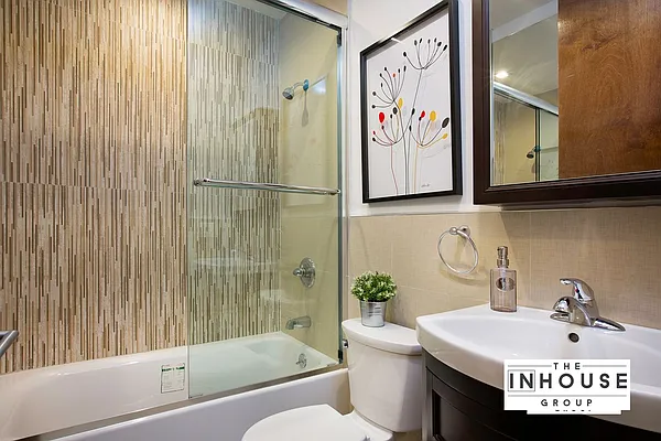 Rented by The InHouse Group | media 18