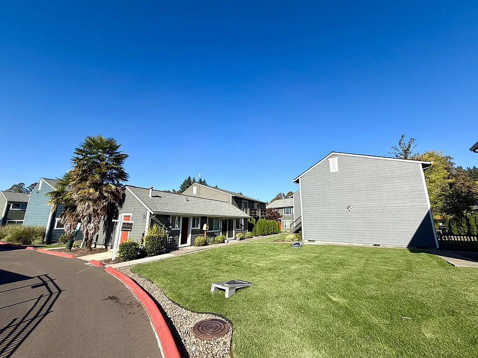 Building Photo 5