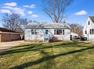 4004 N Adams St, Westmont, IL 60559