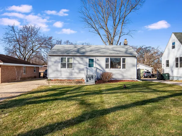 4004 N Adams St, Westmont, IL 60559