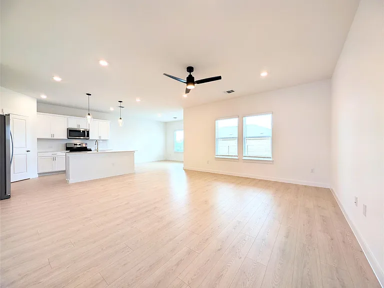 9400 Oxbow Strap Dr — Photo 8