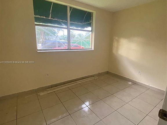 5th image of 606 W 81st St APT 115
