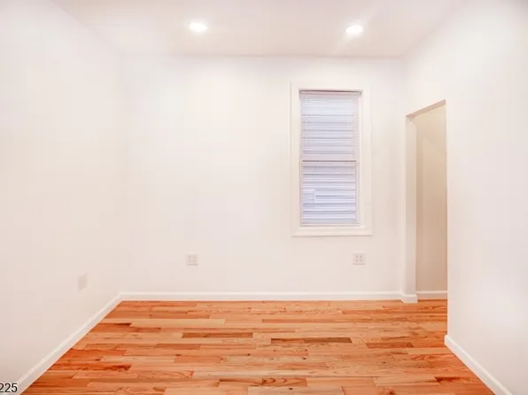 3 Montclair Ave, Paterson, NJ 07503