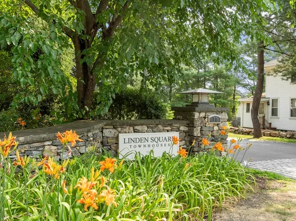 11 Oak St Unit 33, Wellesley, MA 02482
