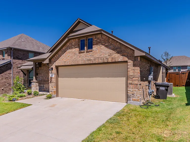 227 Hawthorn Dr — Photo 13