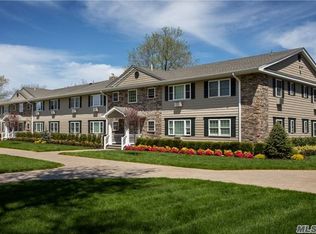317 Robinson Ave APT 6, Patchogue, NY 11772