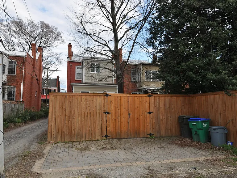 516 N Sheppard St — Photo 21