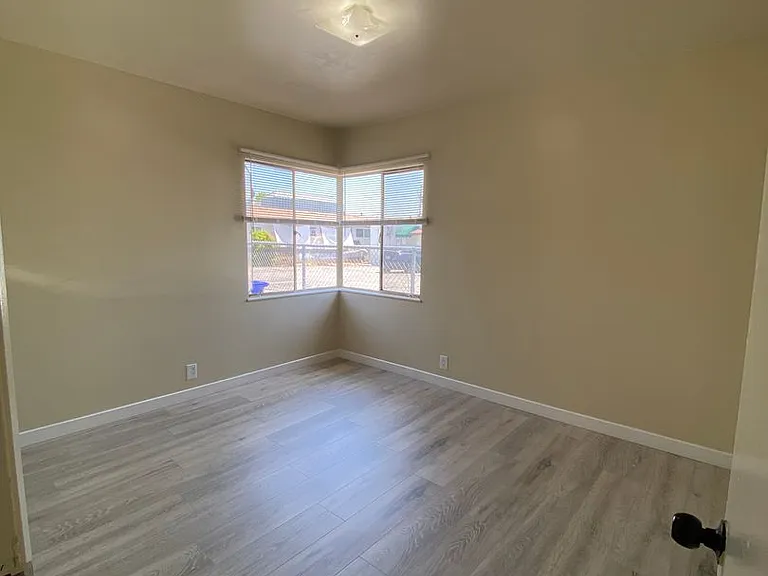 5712 N Charlotte Ave — Photo 20