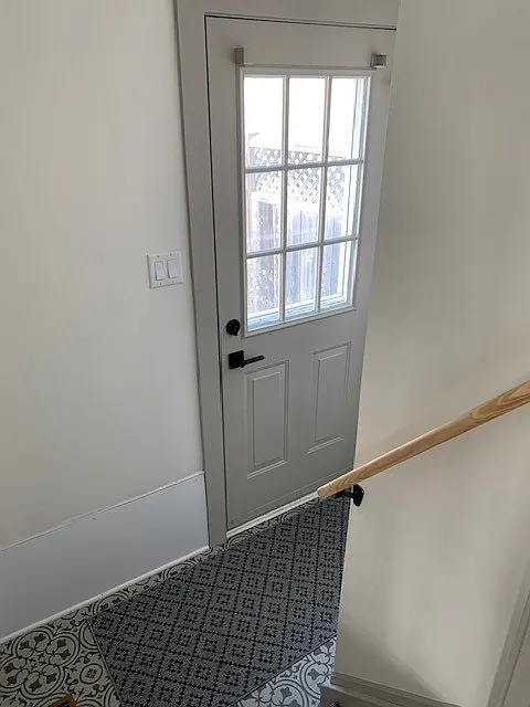 5 Conrad Court Lower — Photo 2