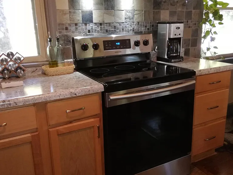 2362 Parkwood Ave — Photo 10