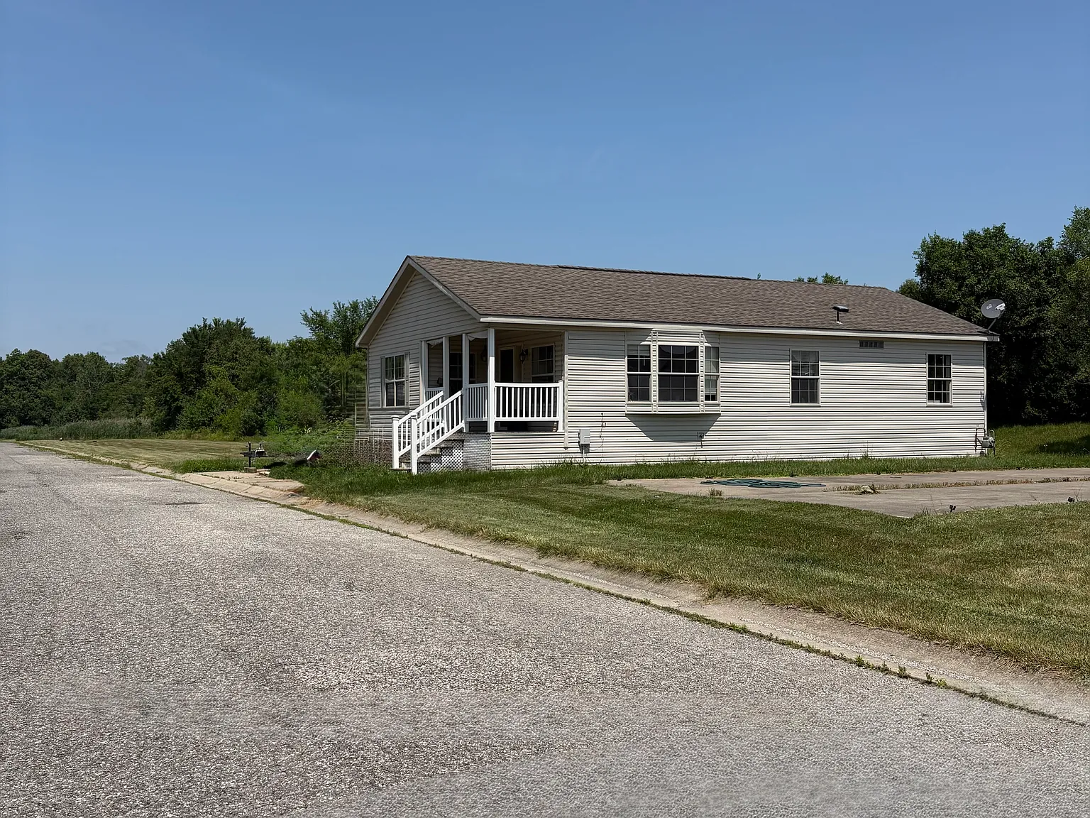 3 bed, 1200 sqft, $1,625 — Photo 2
