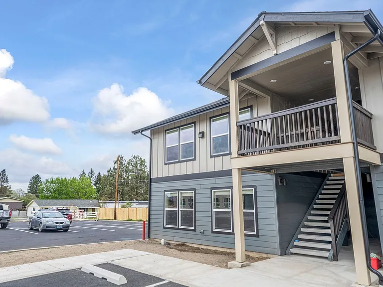 Leasing Special: $500 off 1 Month's Rent plus $1000 Standard Security Deposit! — Photo 28