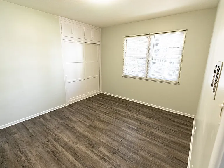7056 Lanewood Ave — Photo 30