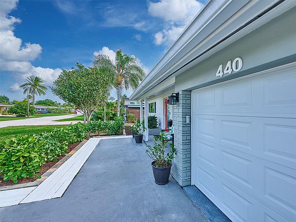 4th image of 440 NW 37th Street