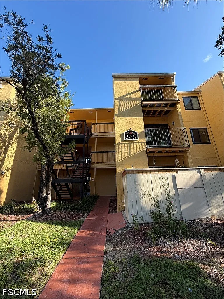 1 bed, 1.0 bath, 560 sqft, $1,000 — Photo 1
