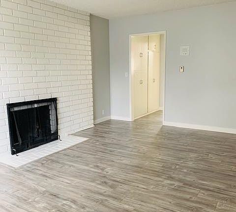 2nd image of 5505 Corteen Pl #4