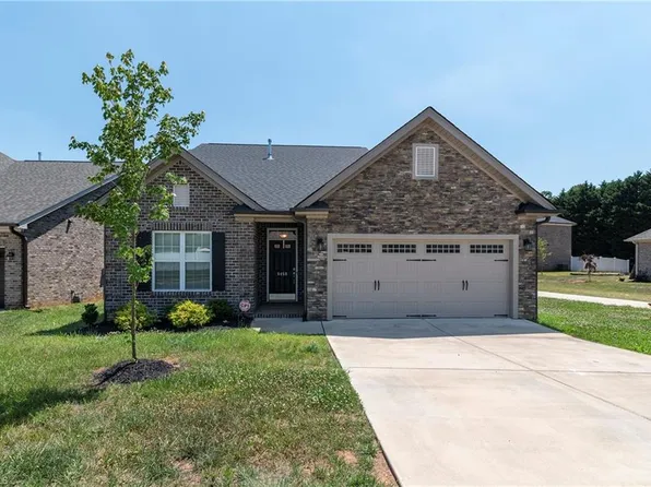 6459 Rains Davis Dr, Kernersville, NC 27284