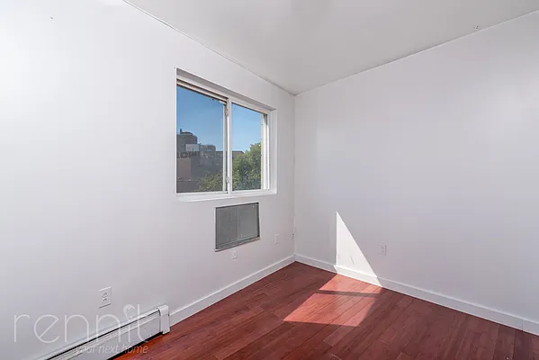 Rented by Rennit Inc. | media 21