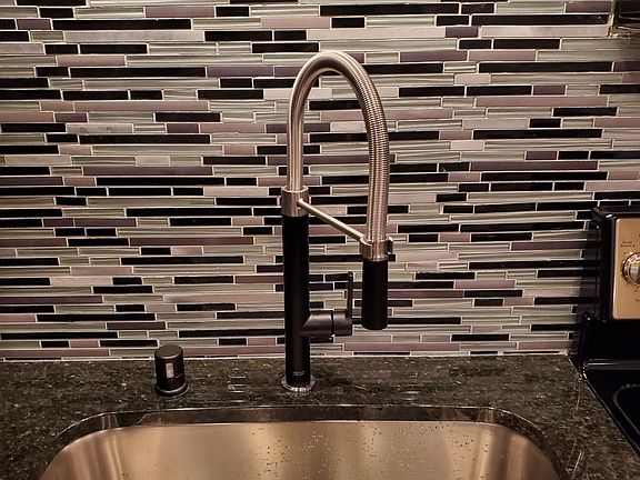 5th image of 60 Stevens St W #3