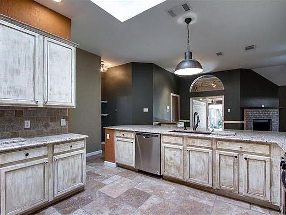 5th image of 10609 River Oaks Dr