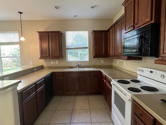 5th image of 3389 Oak Brook Ln