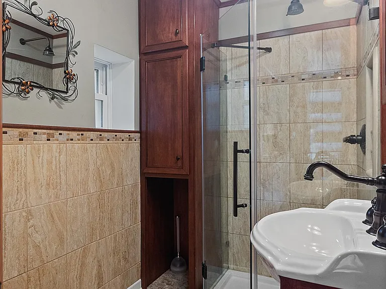 156 Silliman Cv — Photo 11