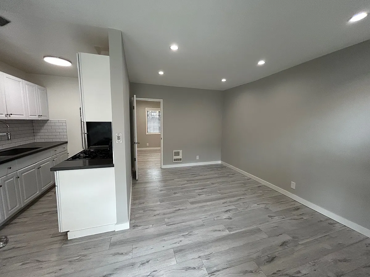 Building Photo - 612 Pico Blvd #2