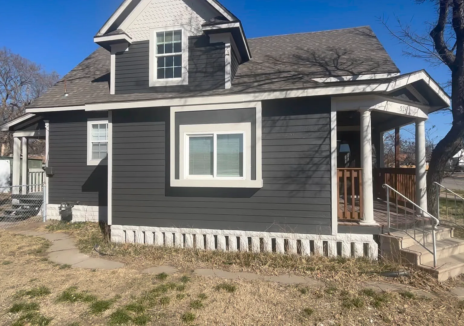 924 W Maple St — Photo 4