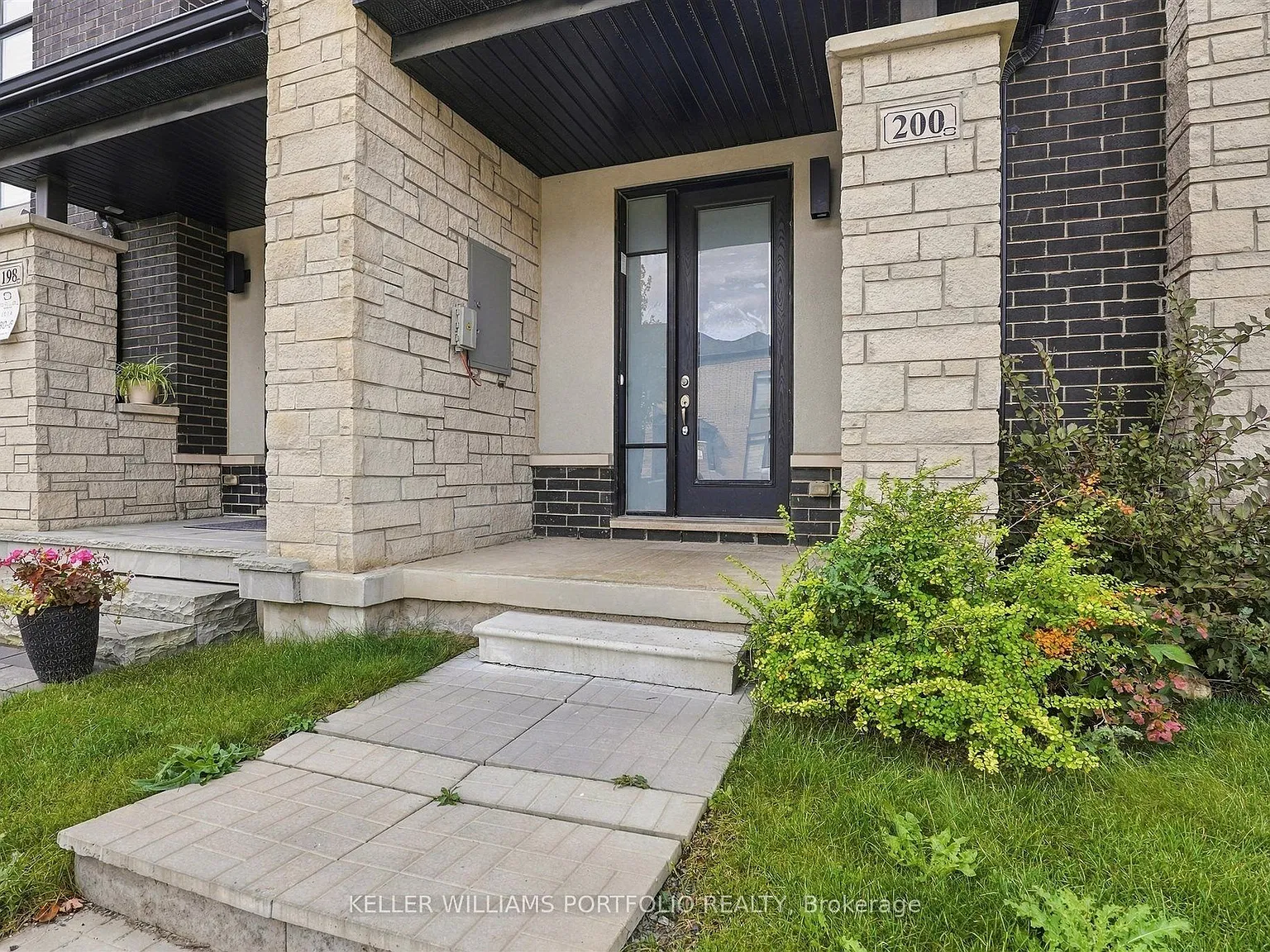 3 bed, $3,200 — Photo 4