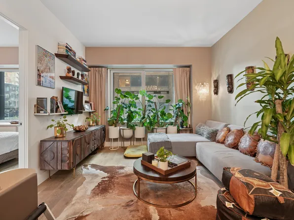 10 Nevins Street image 1 of 12