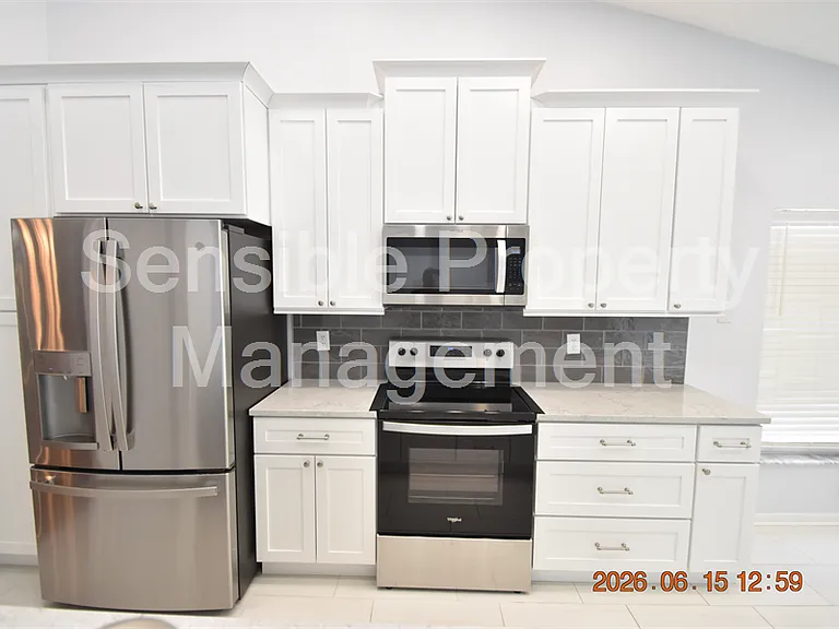 9304 Heritage Oak Ct — Photo 18