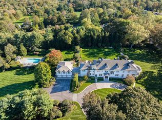 561 Smith Ridge Rd, New Canaan, CT 06840