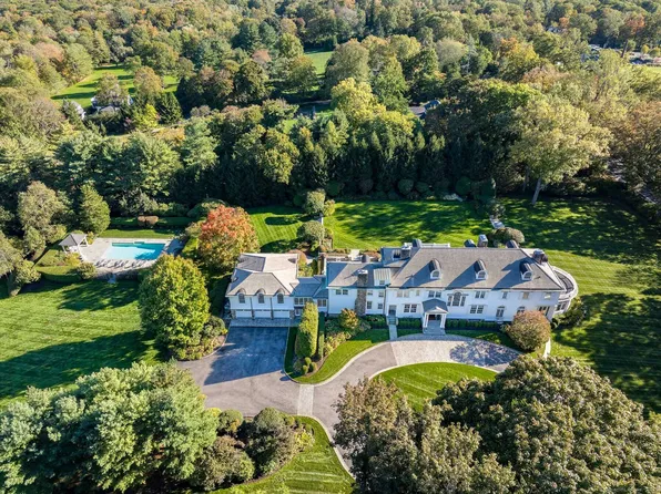 561 Smith Ridge Road, New Canaan, CT 06840