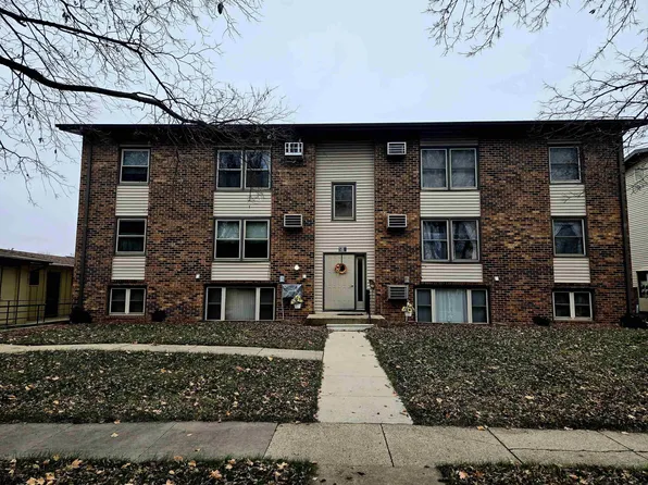507 Chestnut St APT K, La Porte City, IA 50651