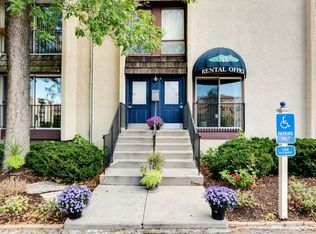 240 Central Ave N APT 319, Wayzata, MN 55391