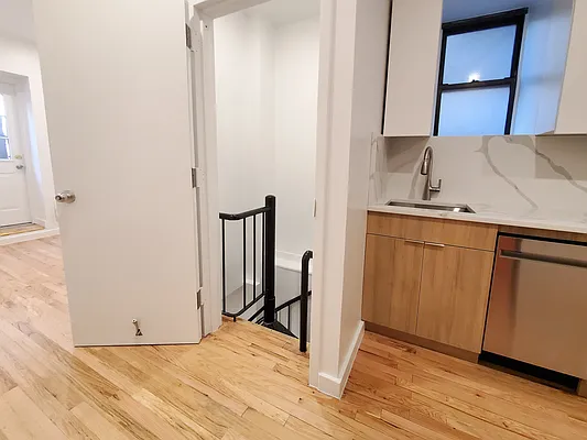 Rented by Citified Realty Group LLC | media 16