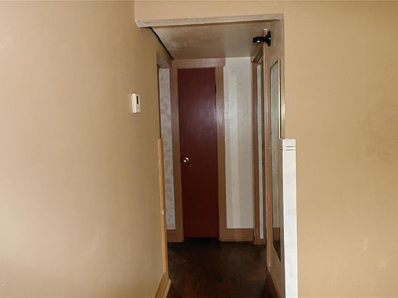 4th image of 1205 E Grand Ave