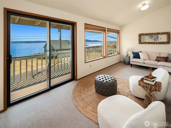 27523 SW Sandy Shores Drive, Vashon, WA 98070