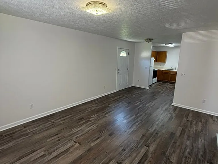 159-165 Anglea Cir — Photo 3