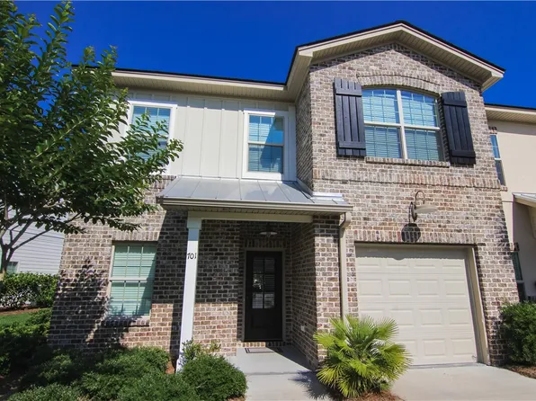 701 Mariners Cir, Saint Simons Island, GA 31522