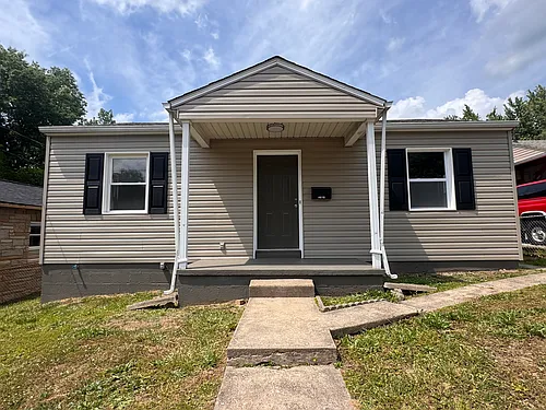 4618 Young St Photo 1